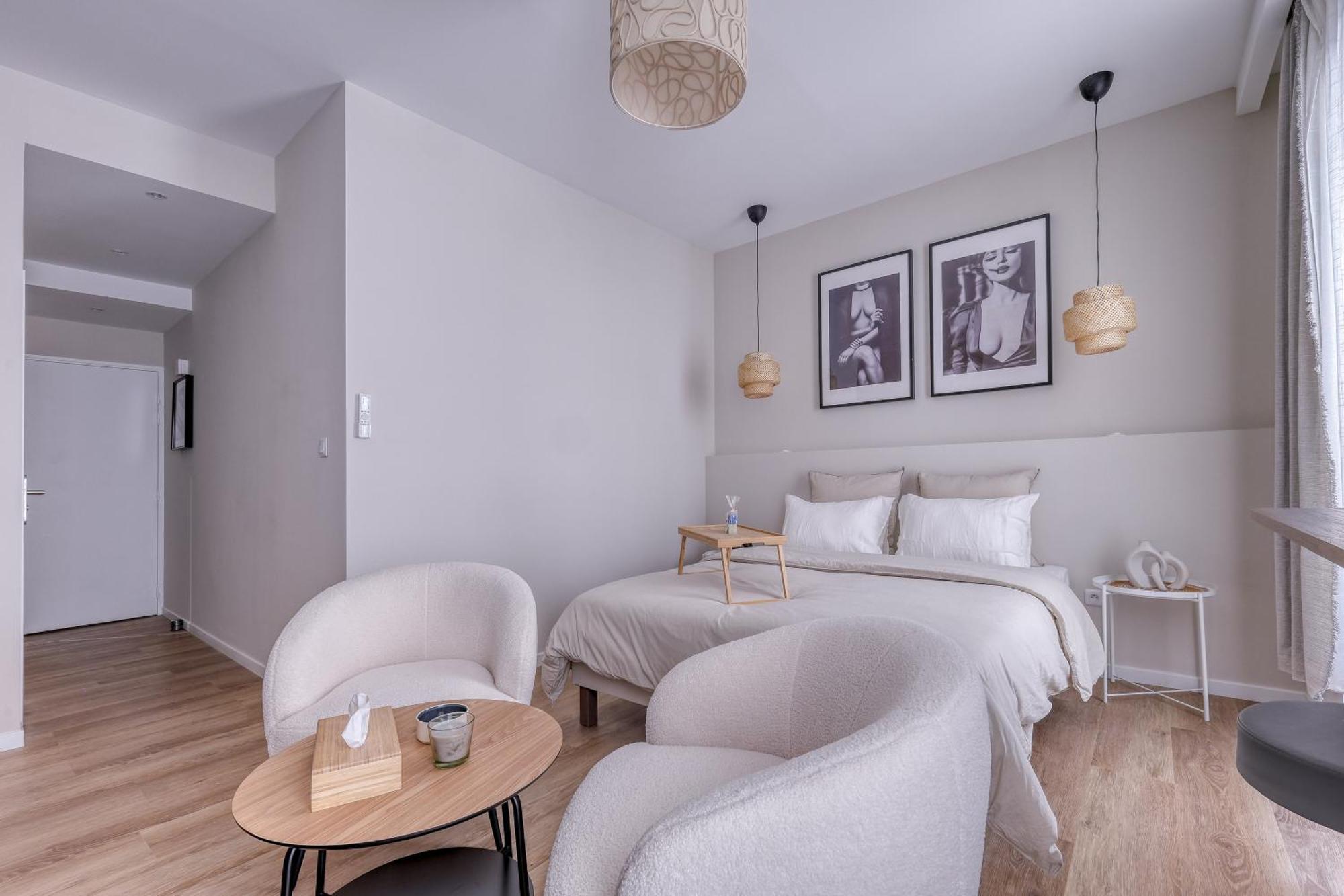 Short Time Centre 4 Check-in Auto * Toulon